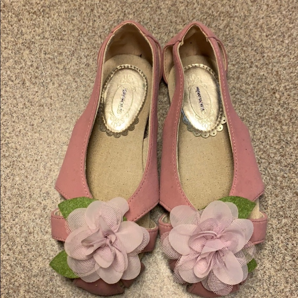 Girls shoes